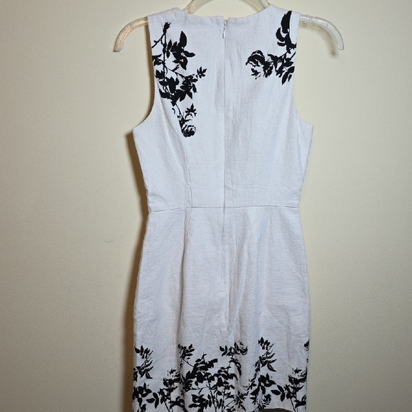 J Crew White and Black Floral Mini Dress. Fitted. Eye Catching Bold Print. - Picture 6 of 6
